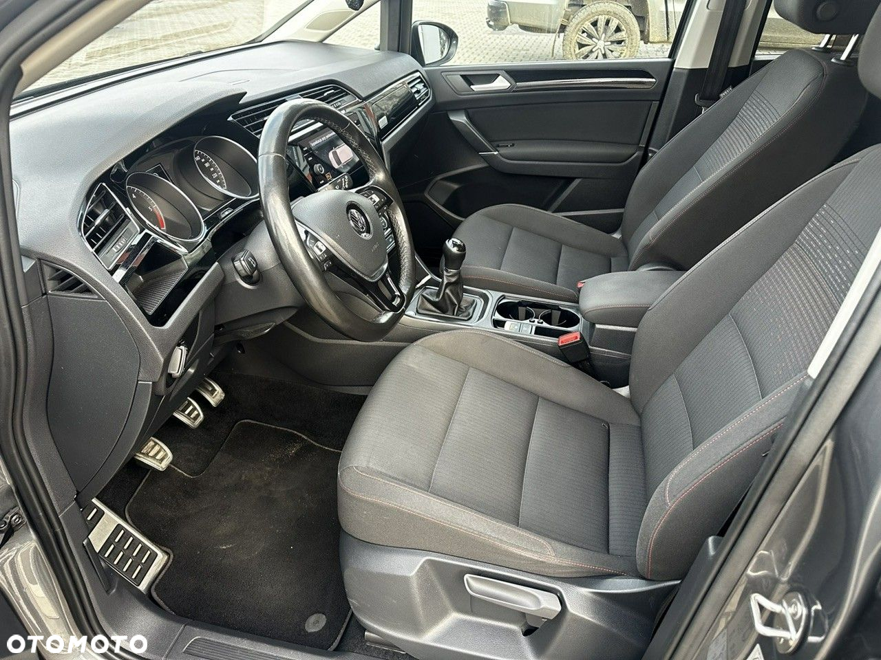 Volkswagen Touran 2.0 TDI SCR Comfortline - 20