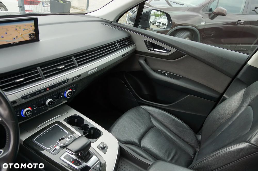 Audi Q7 - 25
