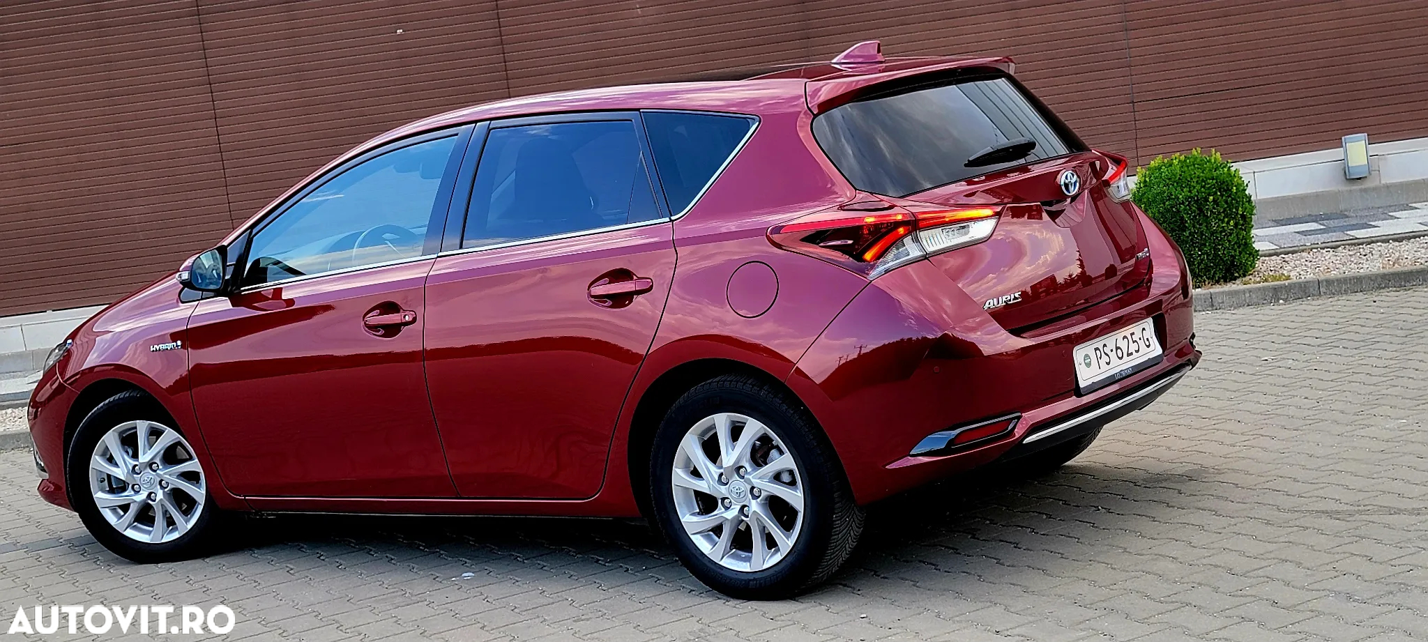 Toyota Auris 1.8 VVT-i Hybrid Automatik Edition S+ - 3