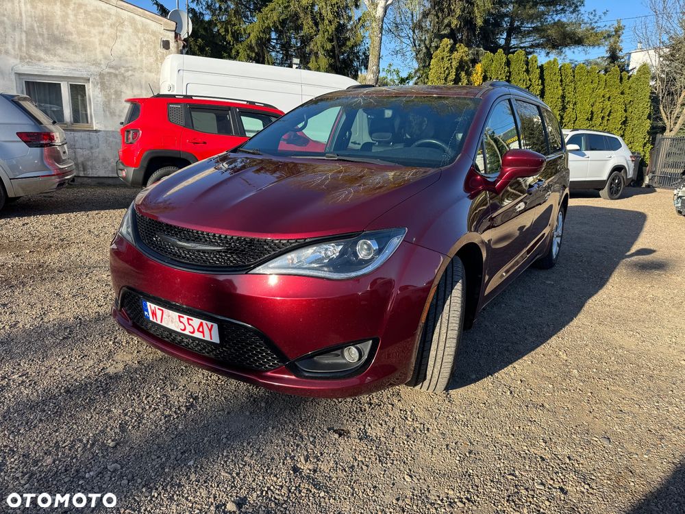 Chrysler Pacifica - 3