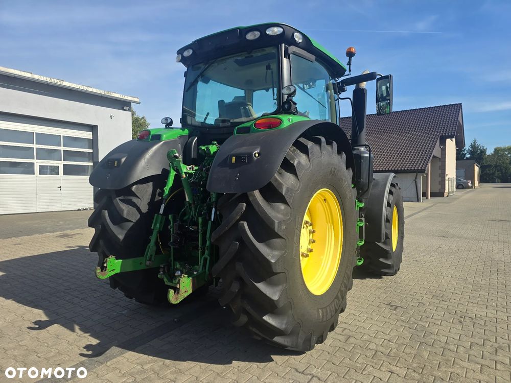 John Deere 6215R - 4
