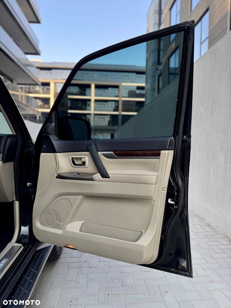 Mitsubishi Pajero 3.2 DID Limited Edition Tech - 22