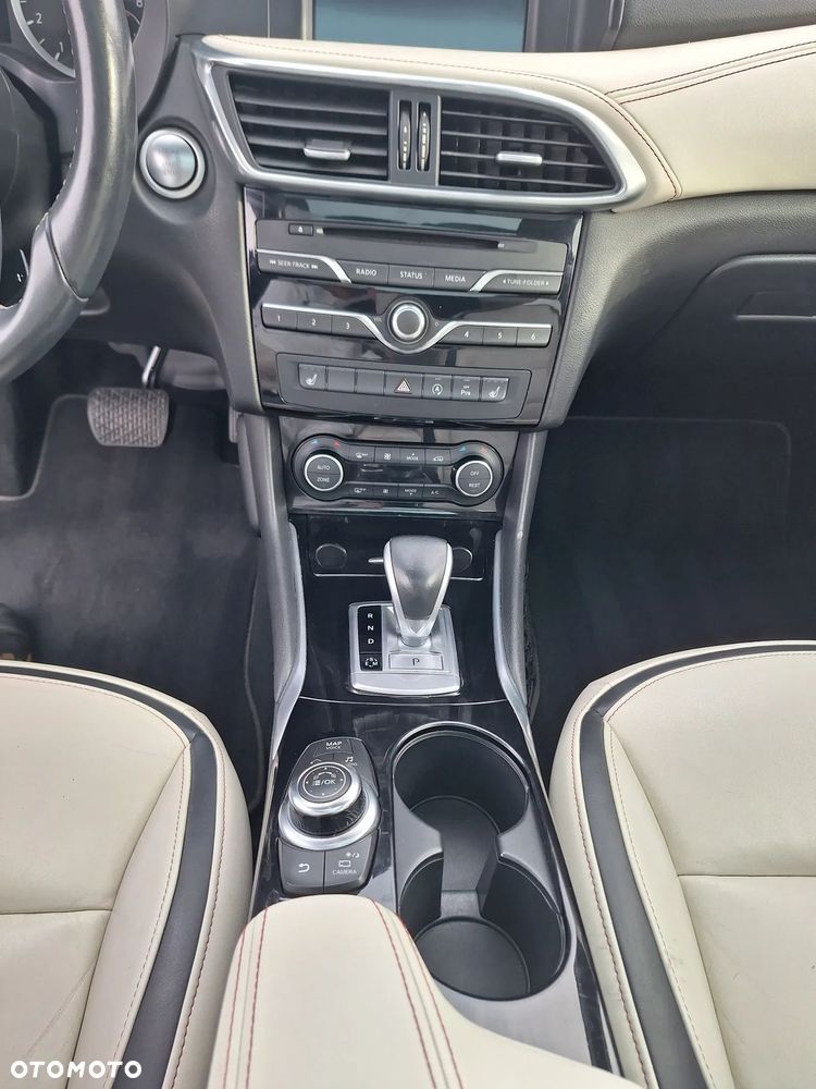 Infiniti Q30 1.6t Premium 7DCT - 27