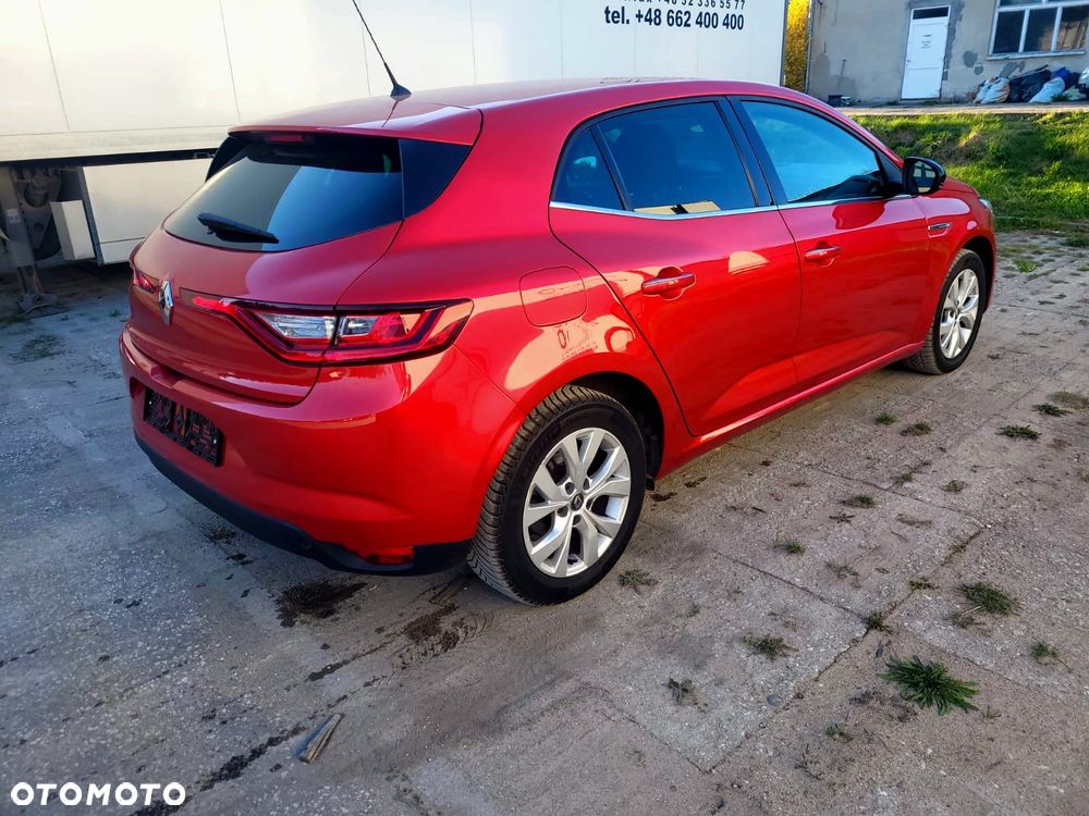 Renault Megane TCe 140 GPF LIMITED - 4