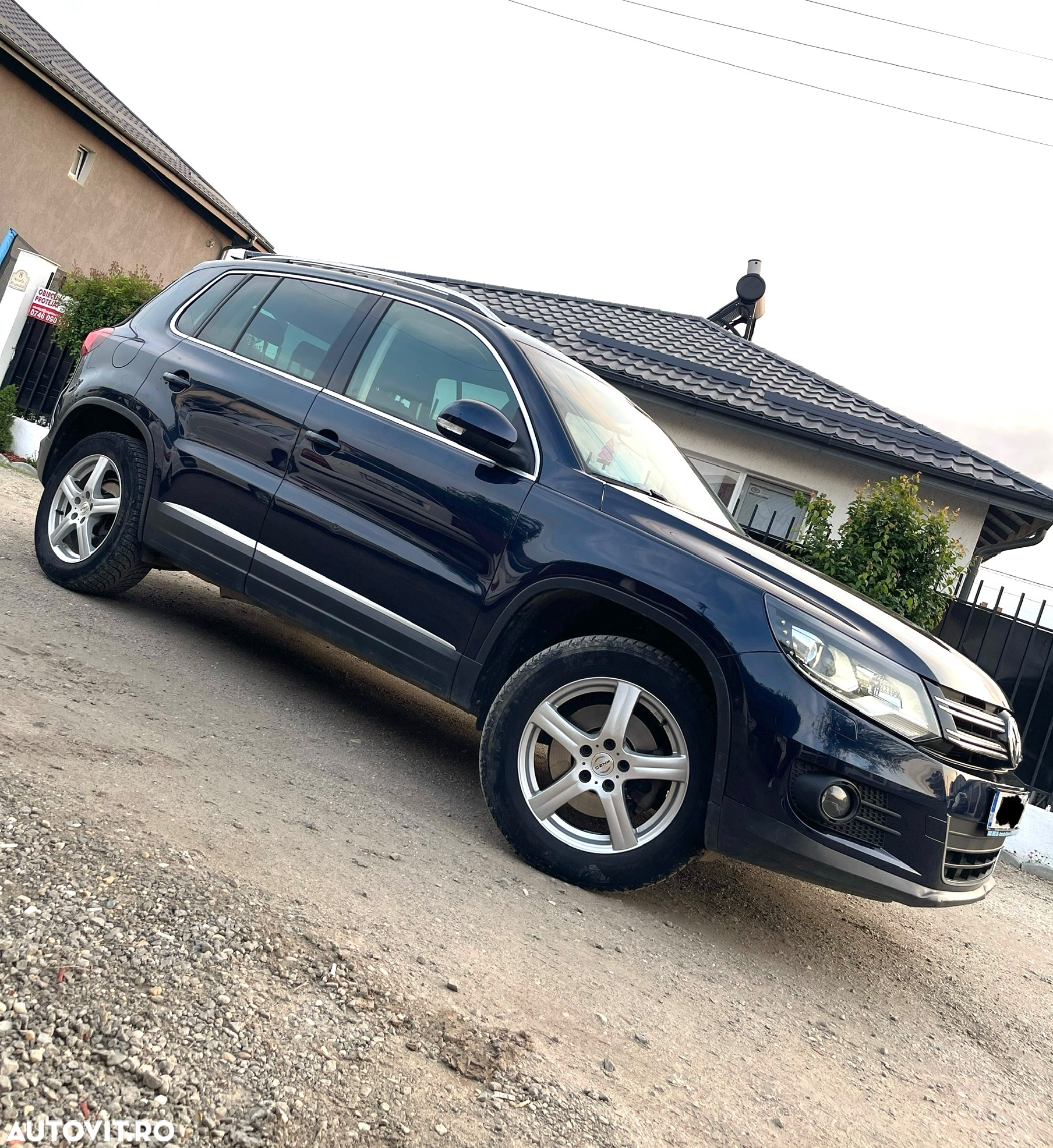 Volkswagen Tiguan 2.0 TDI DPF 4Motion BlueMotion Technology DSG Lounge Sport & Style - 16