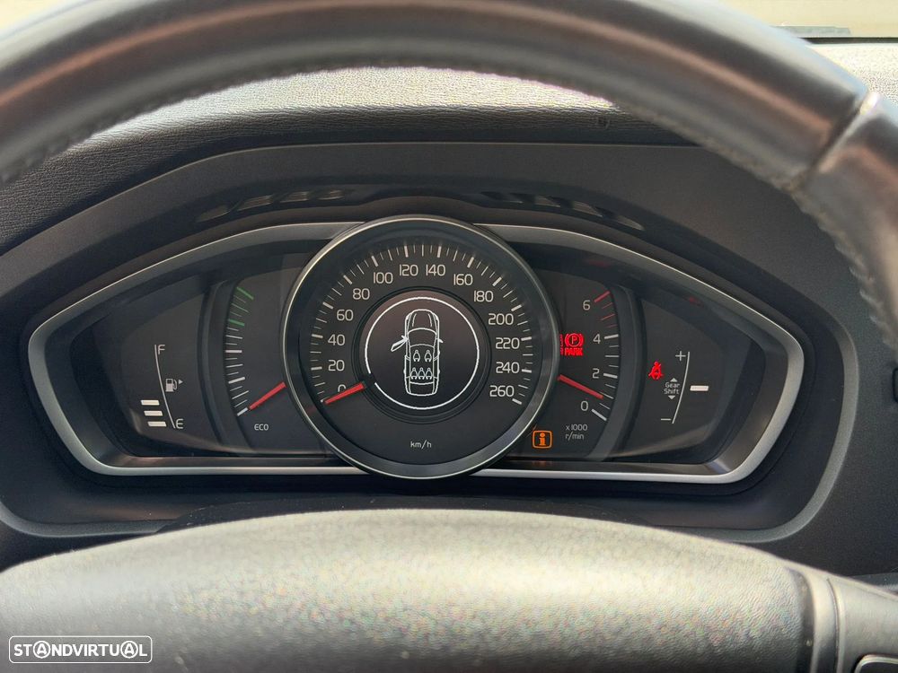 Volvo V40 D2 Momentum - 14