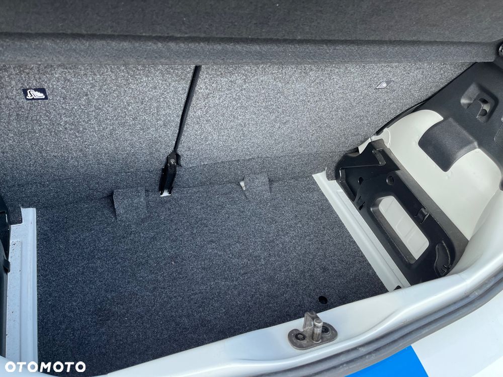 Volkswagen up! e-up - 17