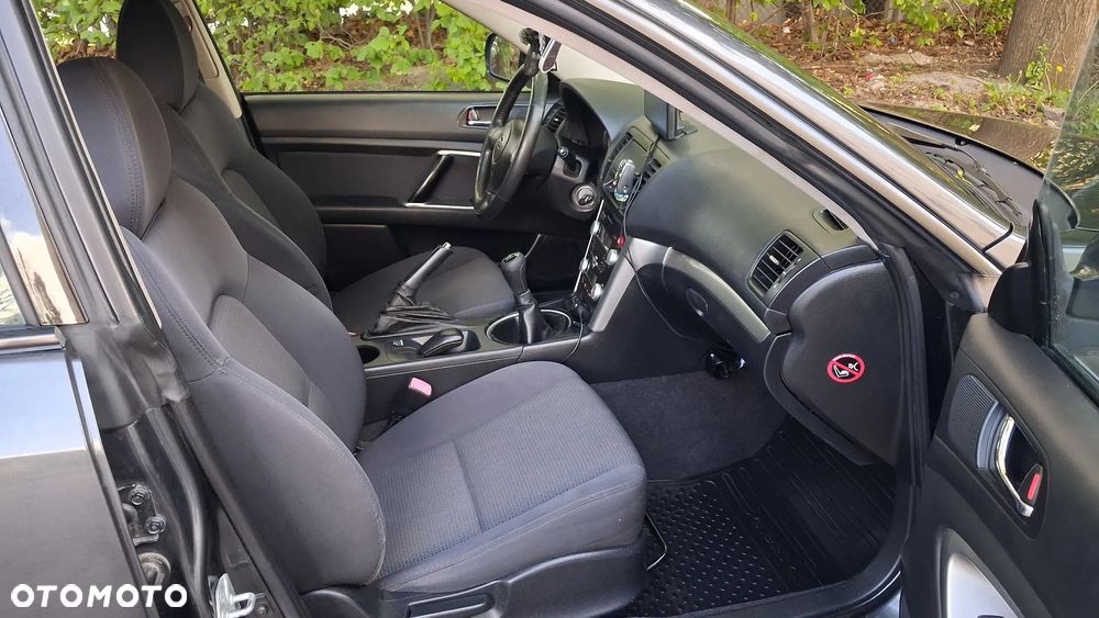 Subaru Legacy - 8