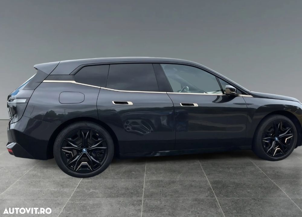 BMW iX - 10
