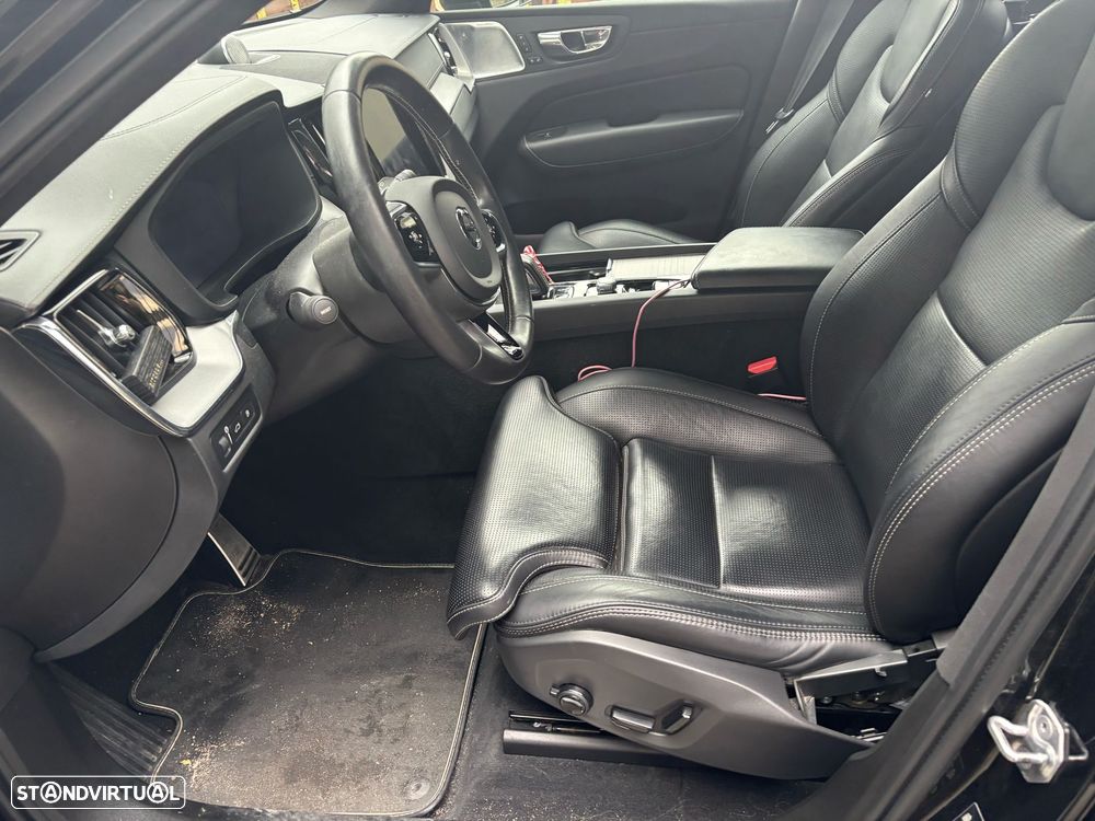 Volvo XC 60 2.0 T8 PHEV R-Design AWD - 13