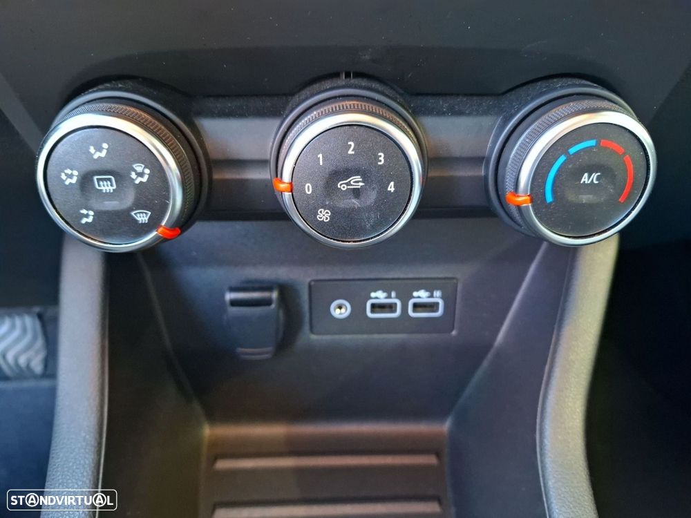 Renault Clio 1.0 TCe Evolution Bi-Fuel - 19