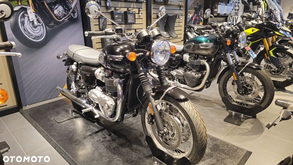 Triumph Bonneville - 1