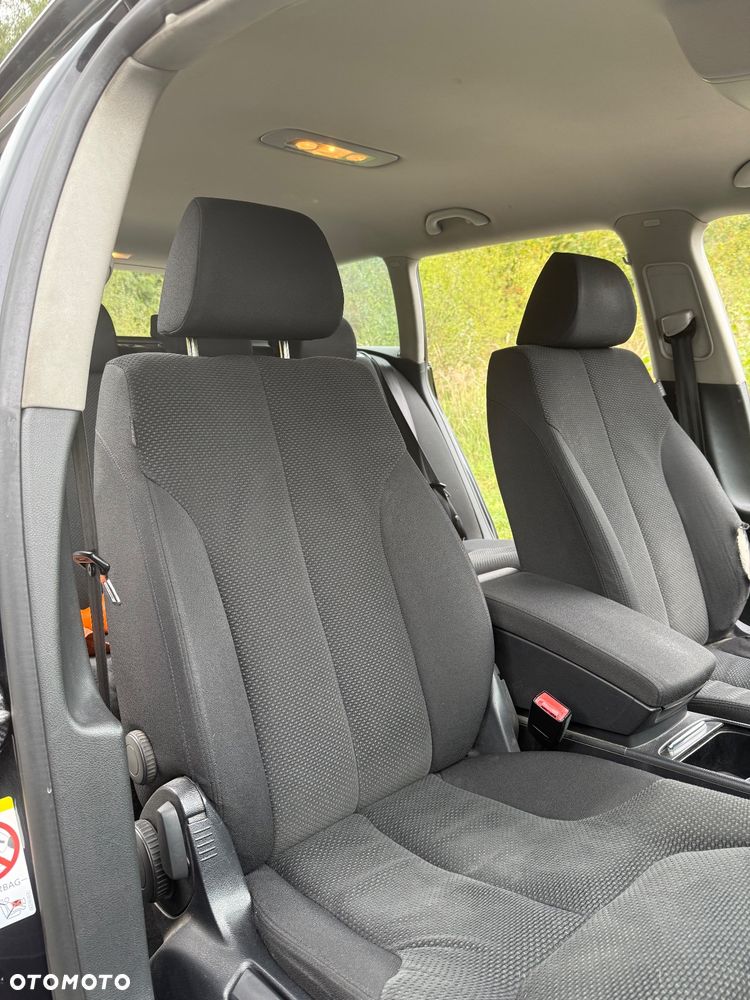 Volkswagen Passat 1.9 TDI Highline - 27