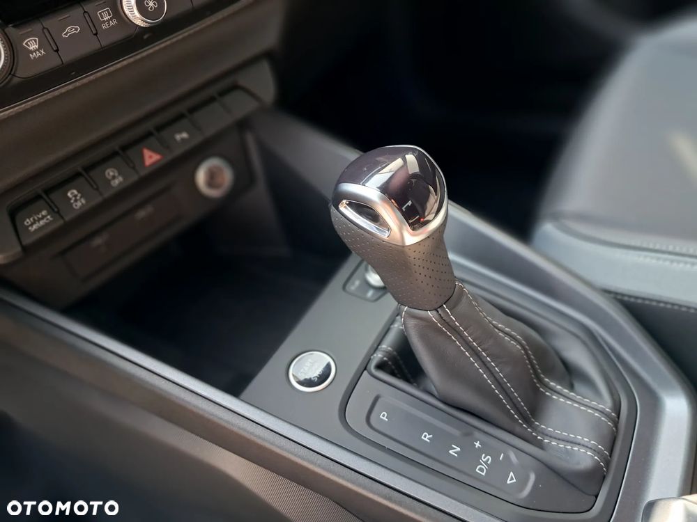 Audi A1 ver-40-tfsi-s--line-s-tronic - 25