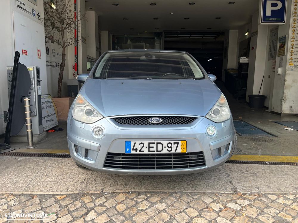 Ford S-Max 2.0 TDCi Titanium 7L — fotografia 4