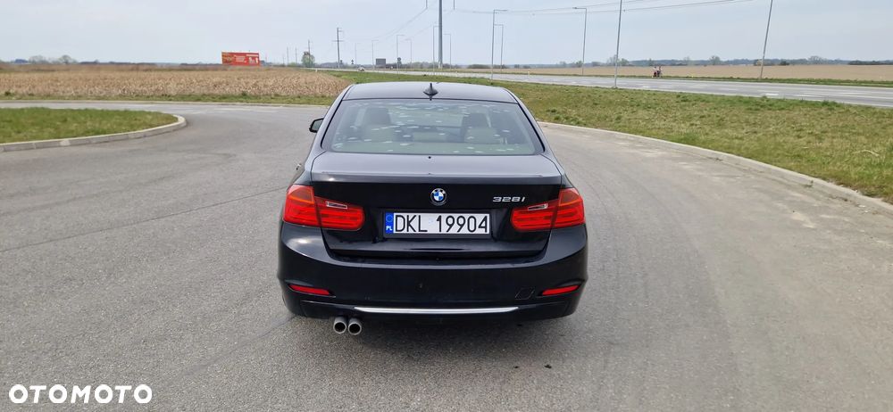BMW Seria 3 328i Sport-Aut - 6