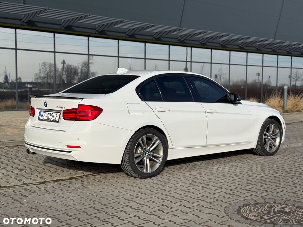 BMW Seria 3 328i - 10