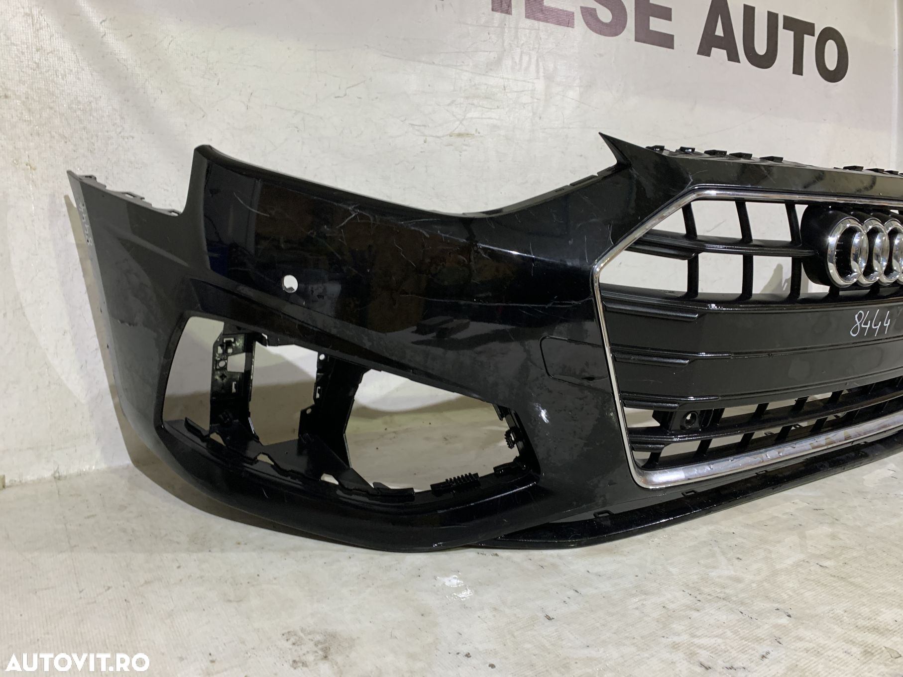 Bara fata Audi A4, B9, facelift, 2020, 2021, 2022, 2023, 2024, cod origine OE 8W0807437AH, cu gauri pentru senzori de parcare. Grila are o dunga pe crom. - 3