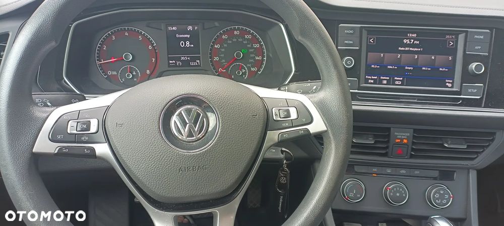 Volkswagen Jetta - 13