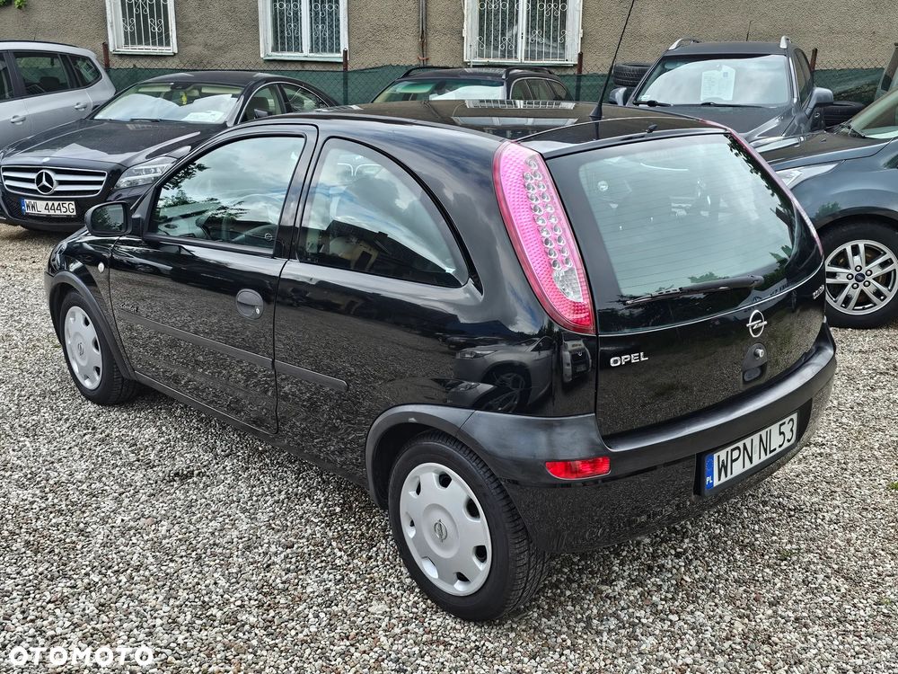 Opel Corsa 1.2 16V Comfort - 2