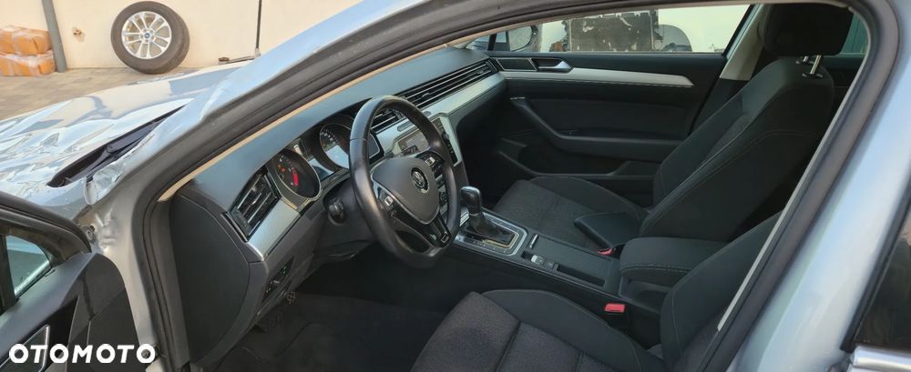 Volkswagen Passat - 13