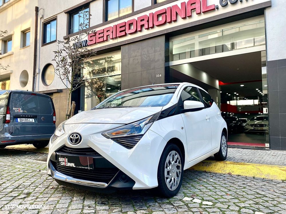 Toyota Aygo 1.0 X-Play+AC+X-Touch - 1