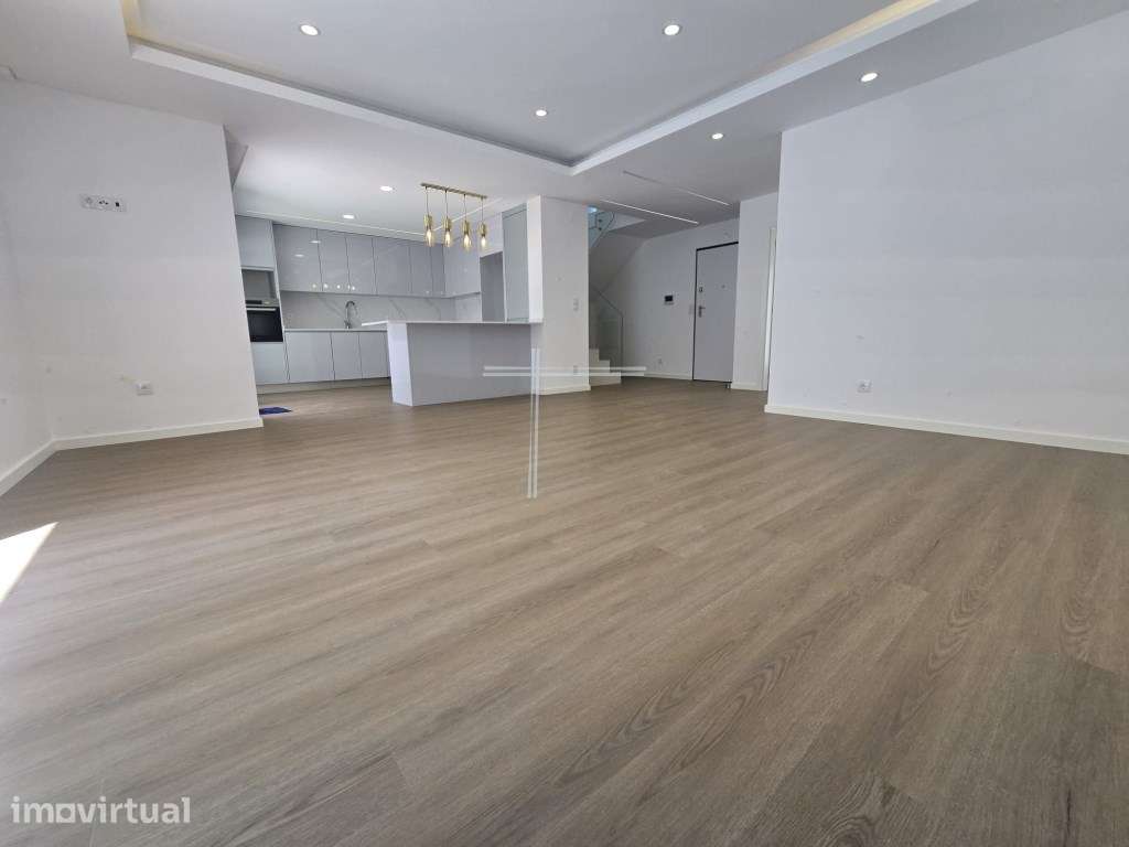 Moradia isolada T4, arquitetura contemporânea com garagem e piscina... - Grande imagem: 3/32