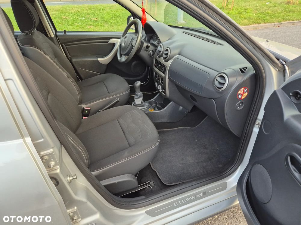 Dacia Sandero - 16