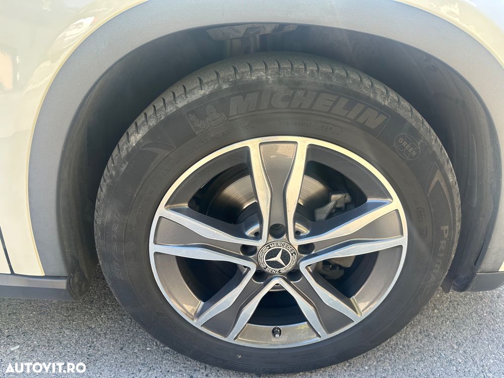Mercedes-Benz GLA - 12