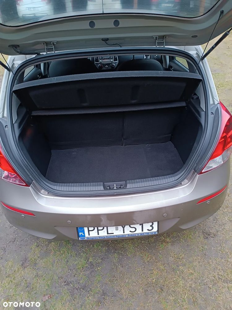 Hyundai i20 - 13