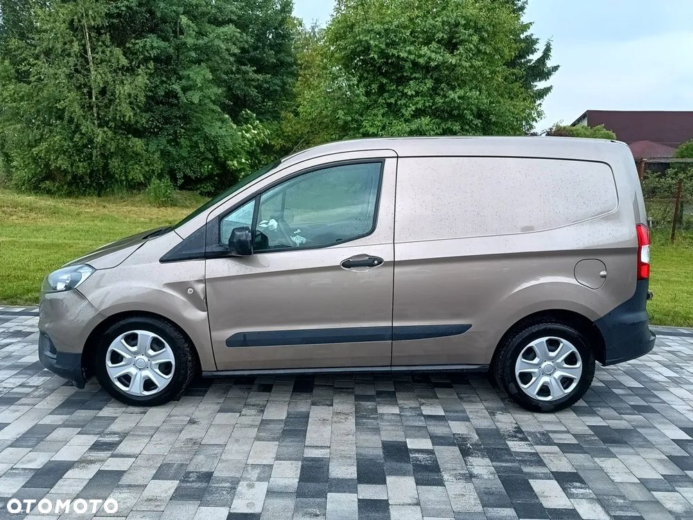 Ford Transit Courier - 2