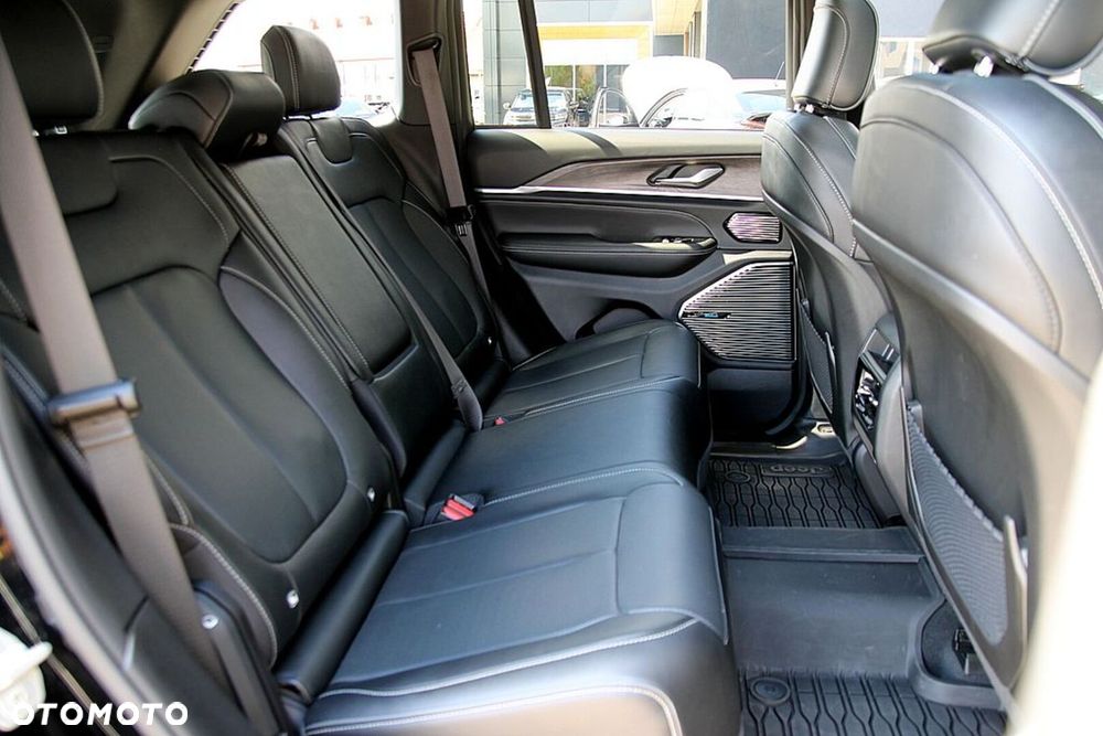 Jeep Grand Cherokee - 29