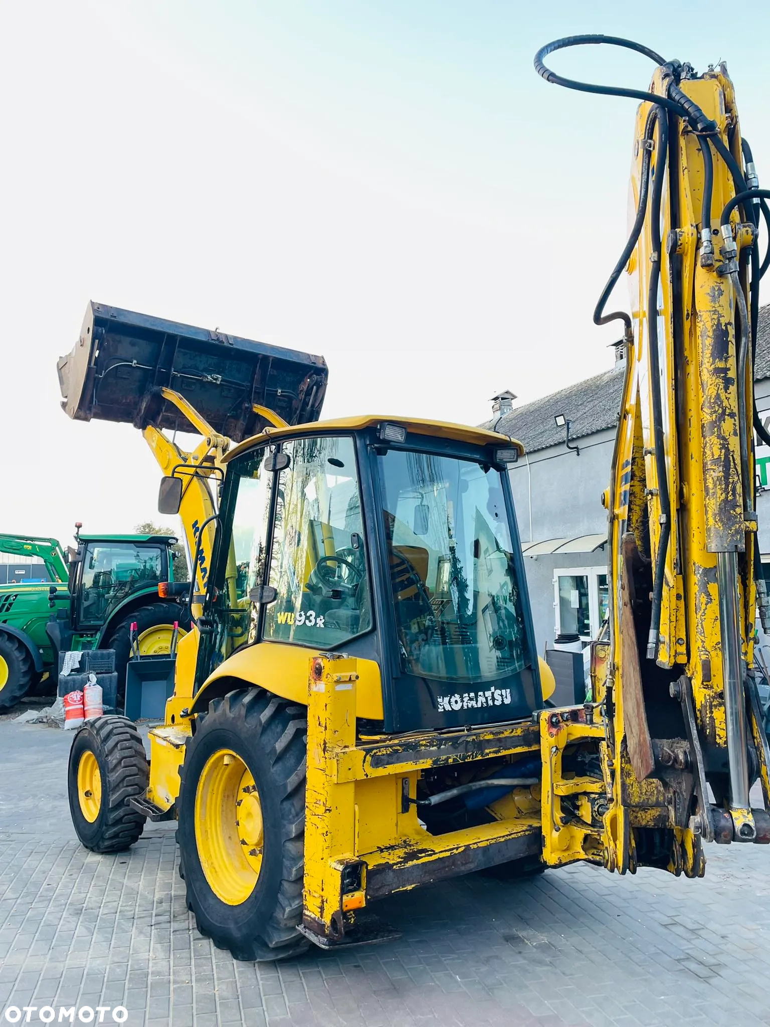 Komatsu WB93R - 5