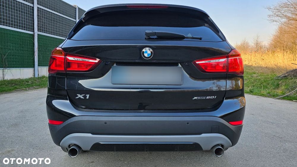 BMW X1 xDrive20i GPF Sport Line sport - 9