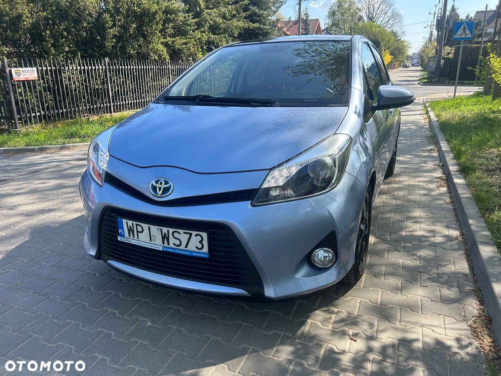 Toyota Yaris Hybrid 100 Premium - 3