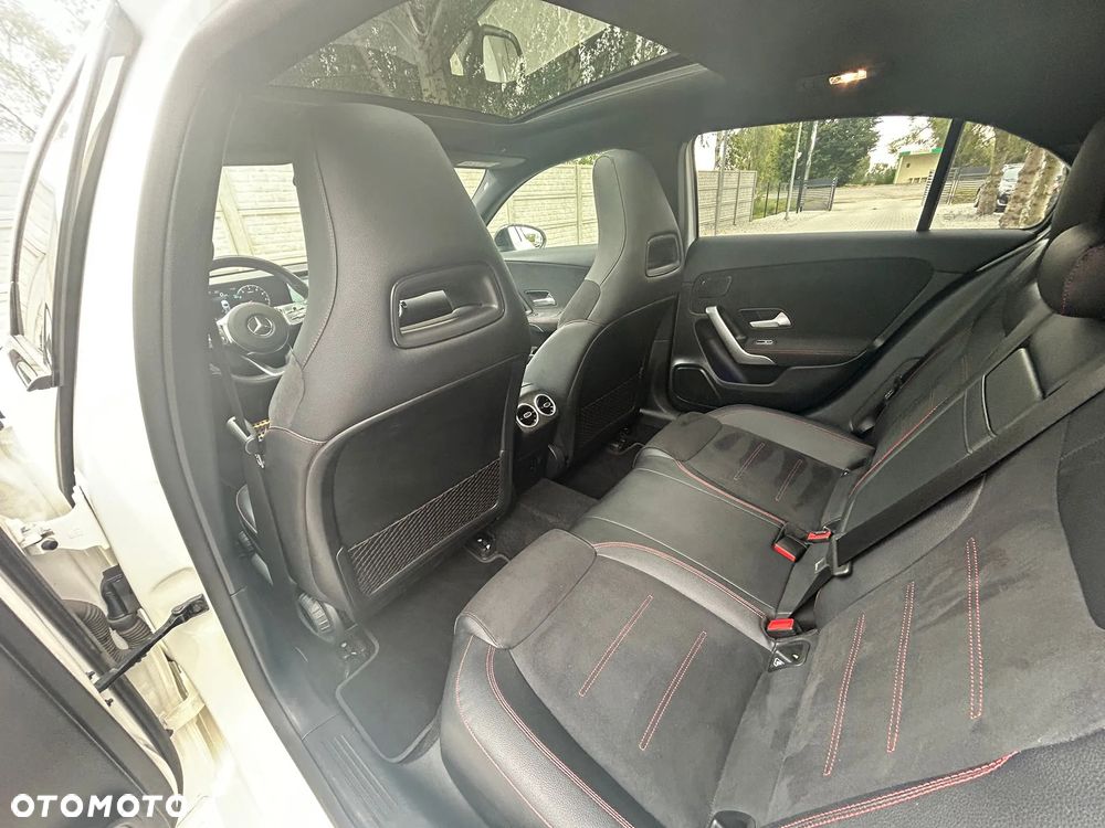 Mercedes-Benz Klasa A 200 4-Matic AMG Line 8G-DCT - 13