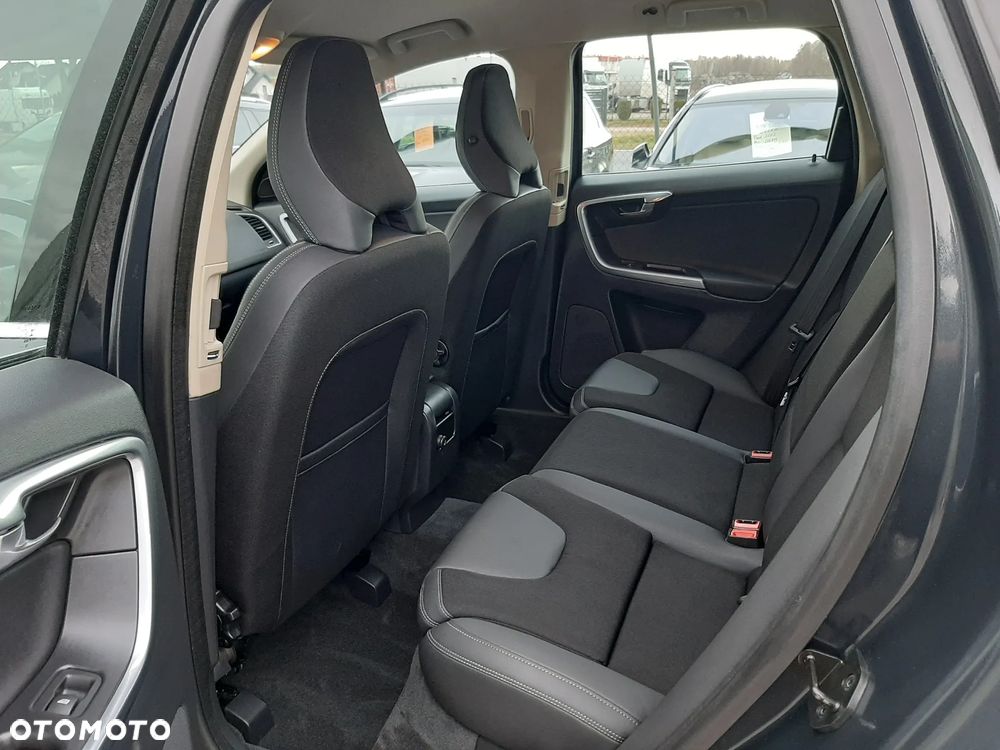 Volvo XC 60 D3 Geartronic Momentum - 14