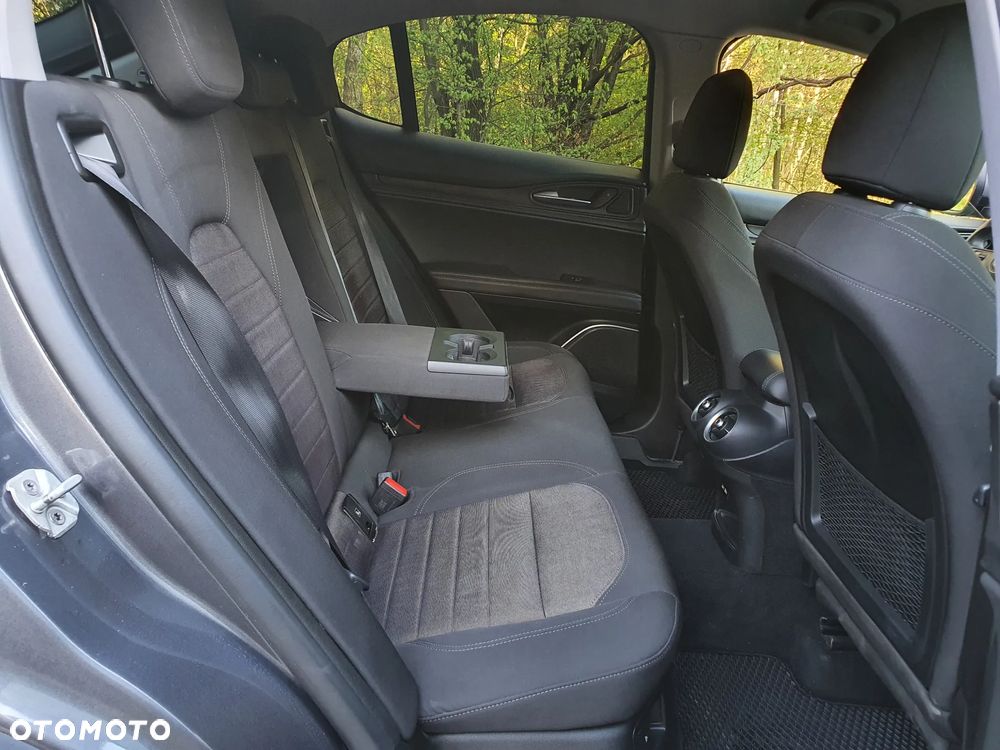 Alfa Romeo Stelvio 2.0 Turbo Q4 - 13