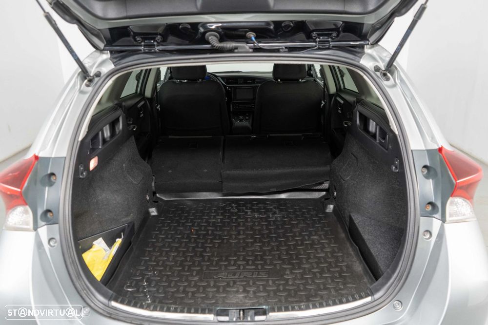 Toyota Auris Touring Sports 1.8 HSD Comfort +P.Sport+Navi - 13