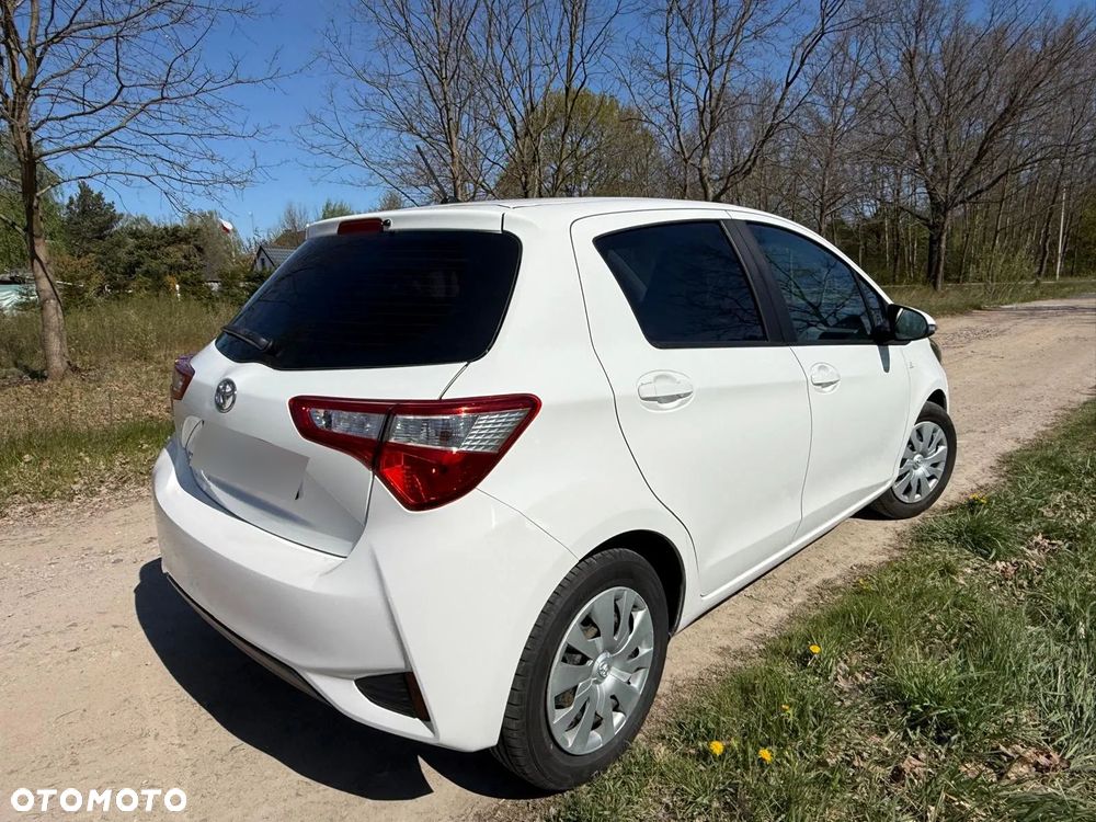 Toyota Yaris - 10