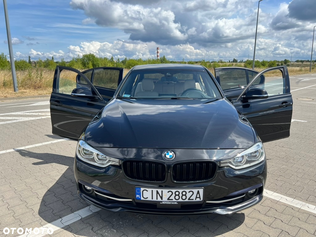 BMW Seria 3 330i xDrive Sport Line - 36