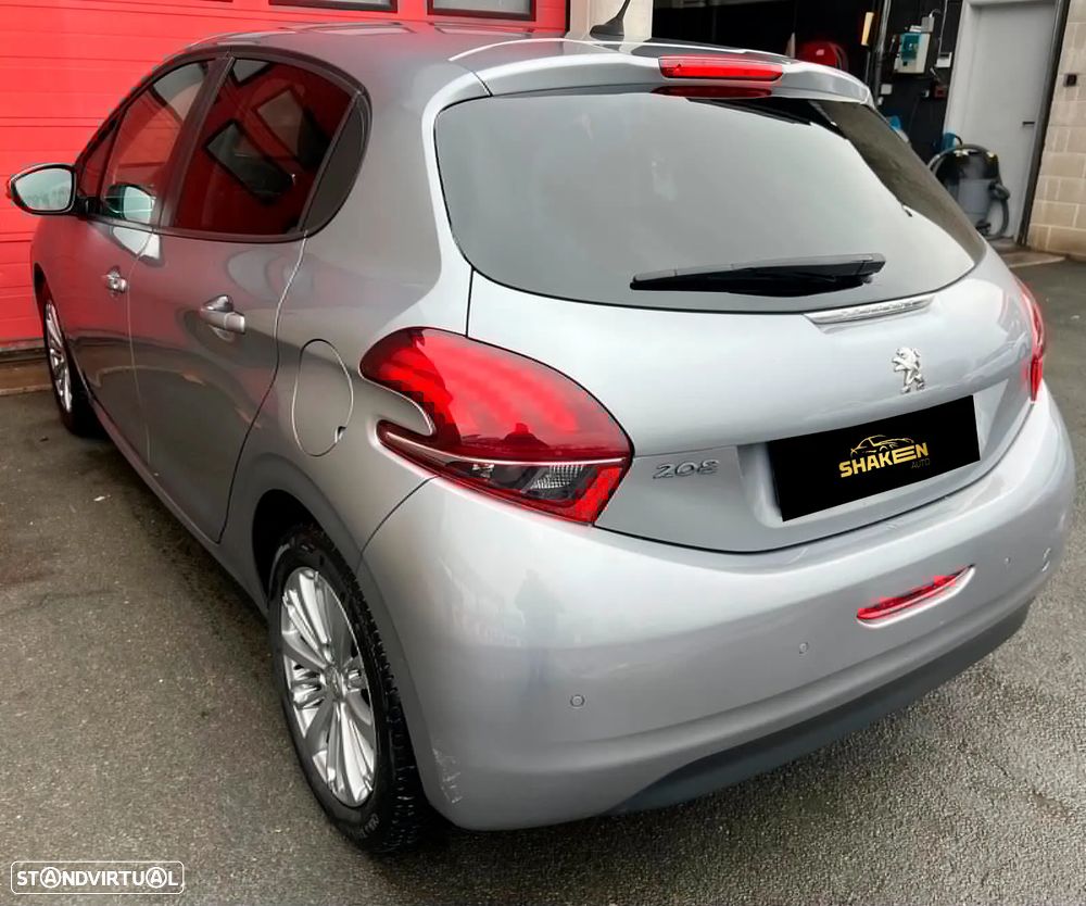 Peugeot 208 1.2 PureTech Signature - 5