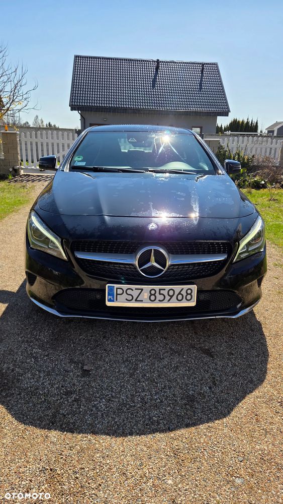 Mercedes-Benz CLA 180 7G-DCT Urban - 19