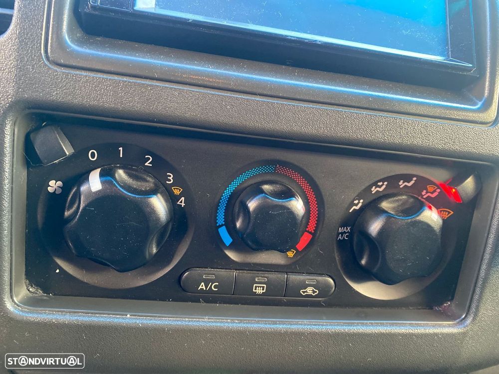 Nissan Navara 2.5 dCi CD LE 4WD - 23