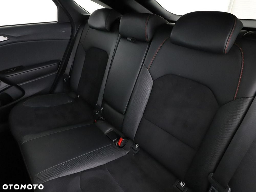 Kia ProCeed 1.6 T-GDI GT DCT - 18