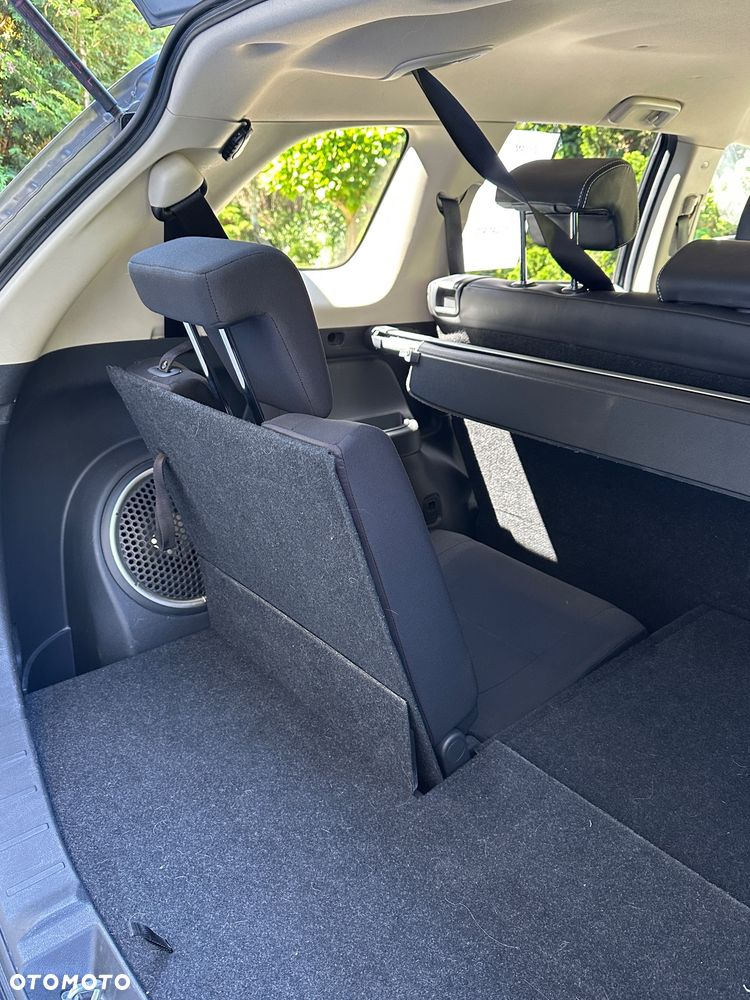 Mitsubishi Outlander - 10