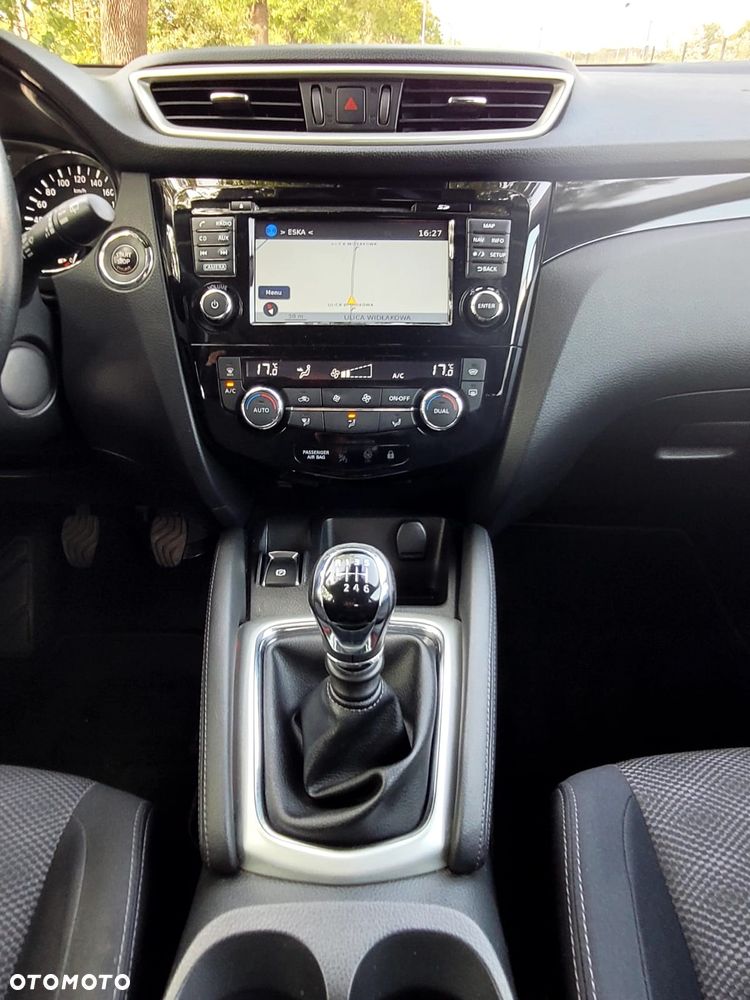 Nissan Qashqai 1.6 DIG-T N-Connecta - 33