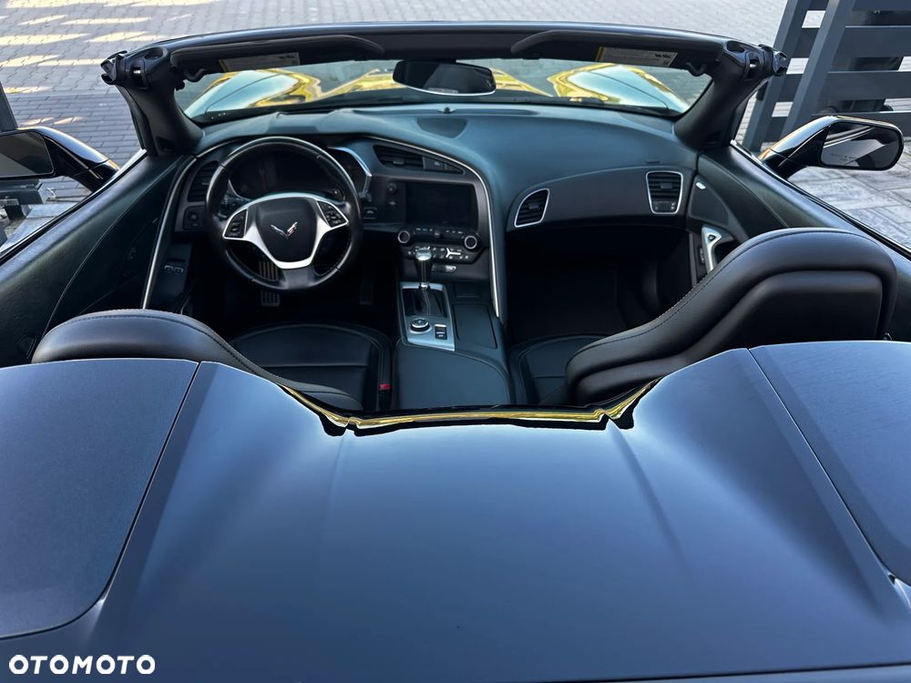 Chevrolet Corvette - 25