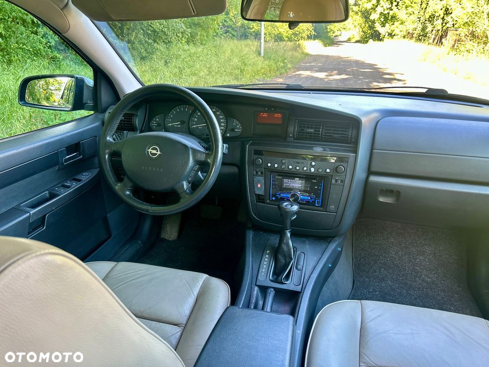 Opel Omega 2.2 Elegance - 10