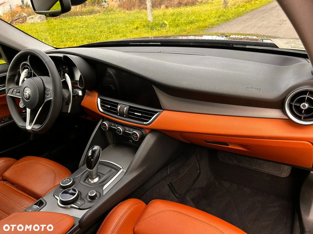 Alfa Romeo Giulia 2.2 D Turbo Veloce Q4 - 10